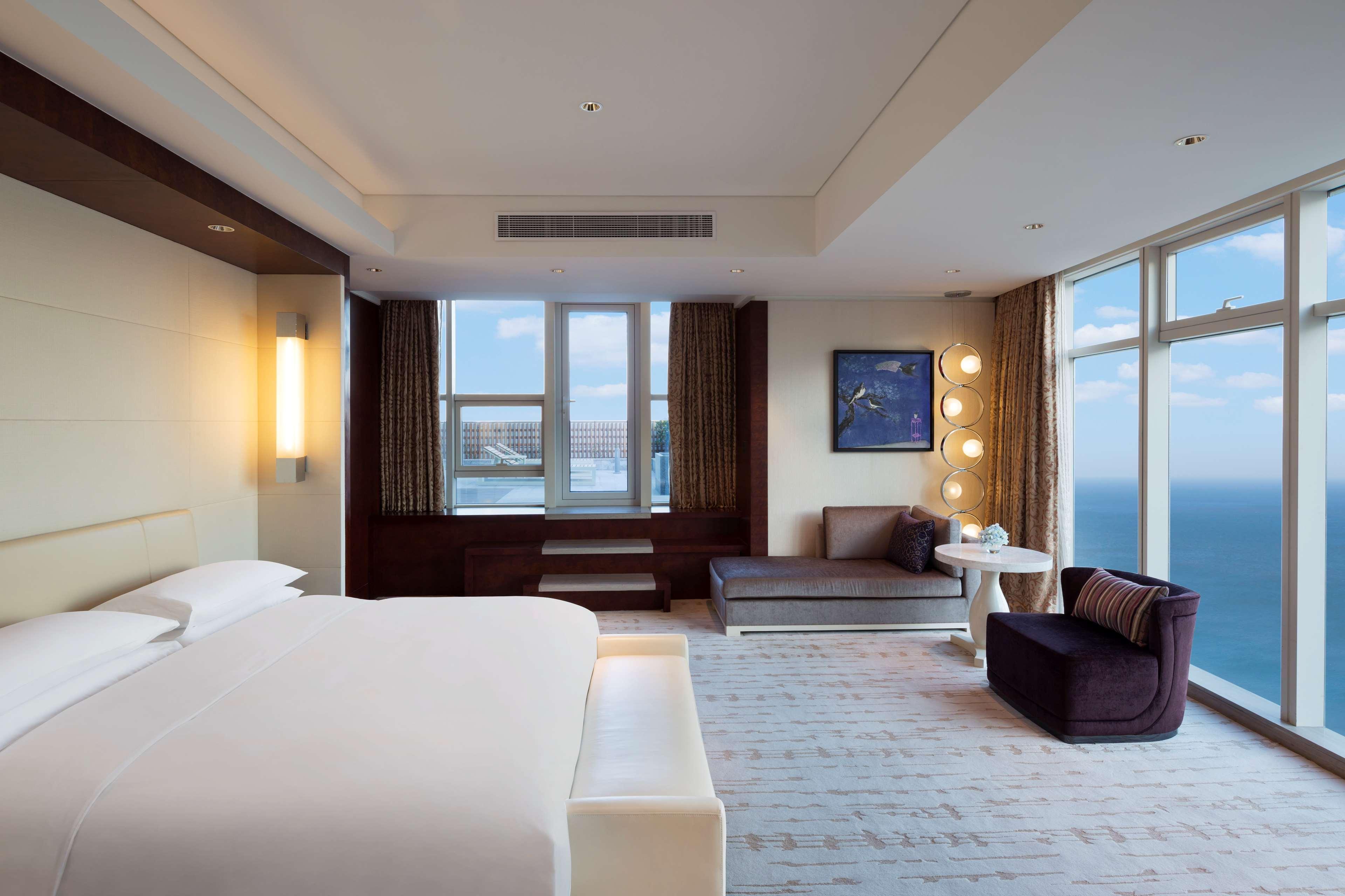 Hyatt Regency Qingdao Hotell Exteriör bild